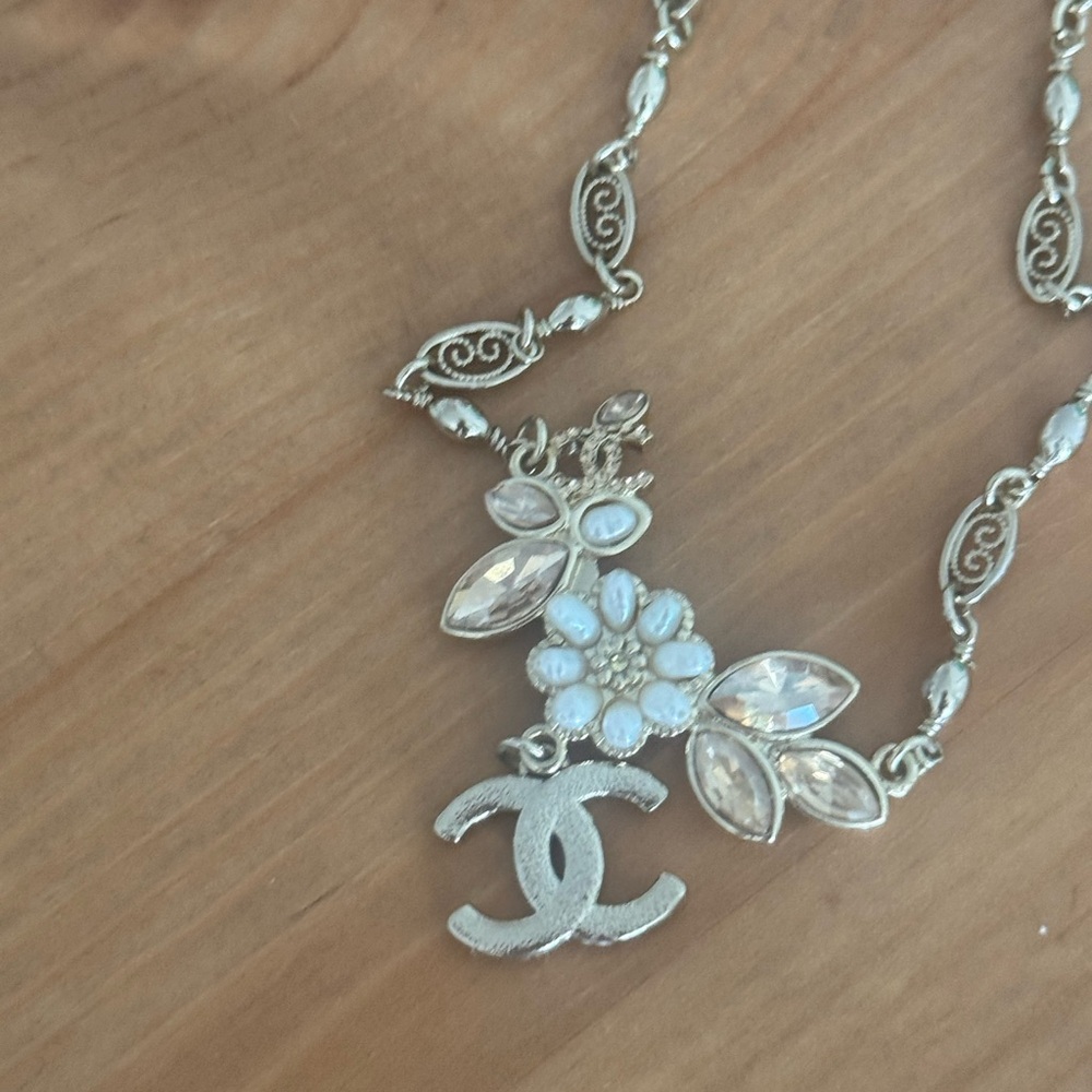 Chanel Camille flower chocker 2022-2023 collection authentic - Picture 2 of 6